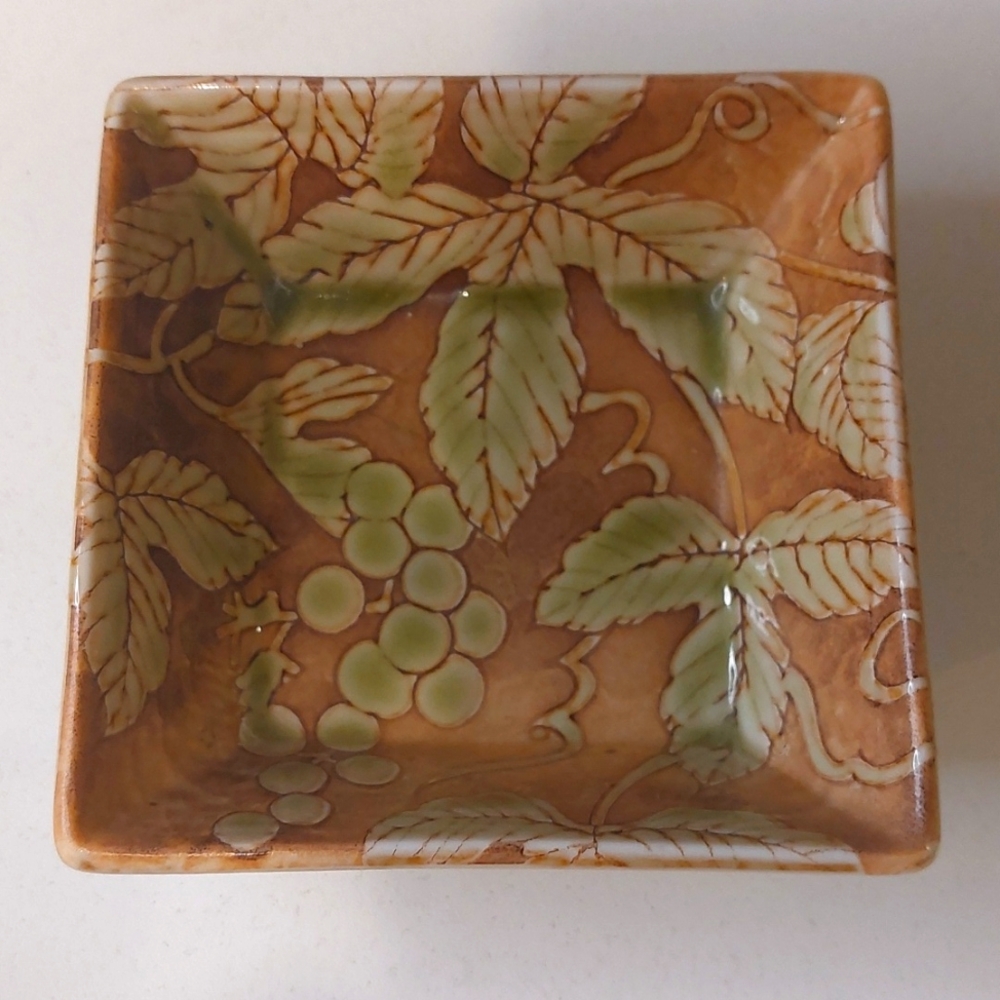 2 For $10 Sousako Japan Leaf and Grape Square Small Dishes (2)